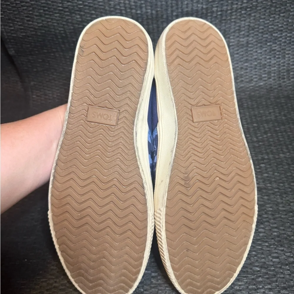 Toms Blue Shark Loafers Comfortable Slip-Ons